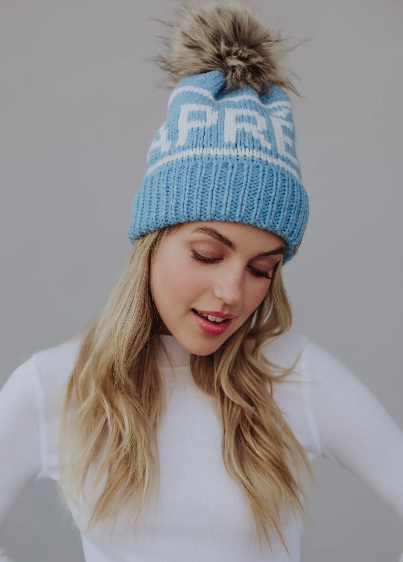 Après Knit Hat with Faux Fur Pom Après Knit Hat with Faux Fur Pom