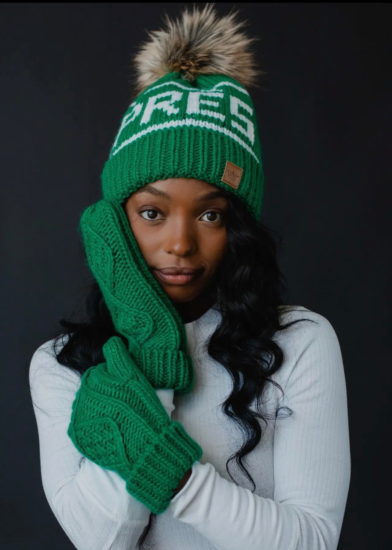 Après Knit Hat with Faux Fur Pom Après Knit Hat with Faux Fur Pom
