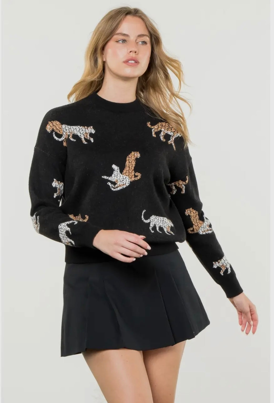 Jaguar Pattern Knit Sweater Jaguar Pattern Knit Sweater