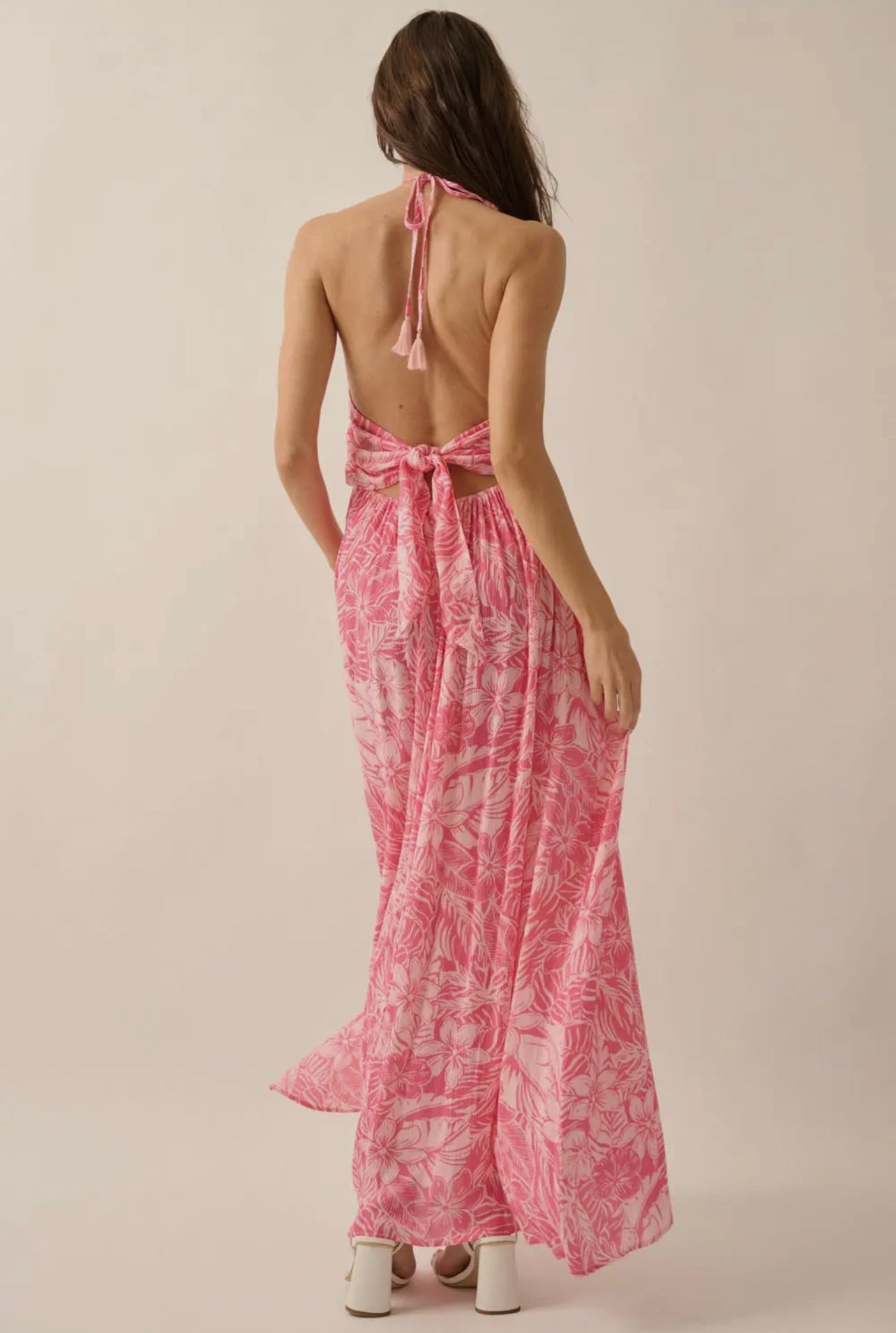 Floral Crepe Plunging-Neck HalterMaxi Dress Floral Crepe Plunging-Neck HalterMaxi Dress