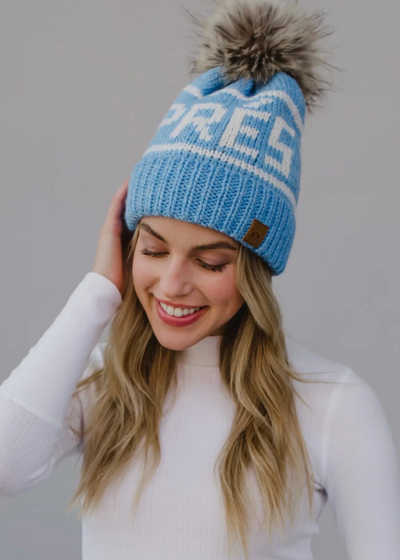 Après Knit Hat with Faux Fur Pom Après Knit Hat with Faux Fur Pom