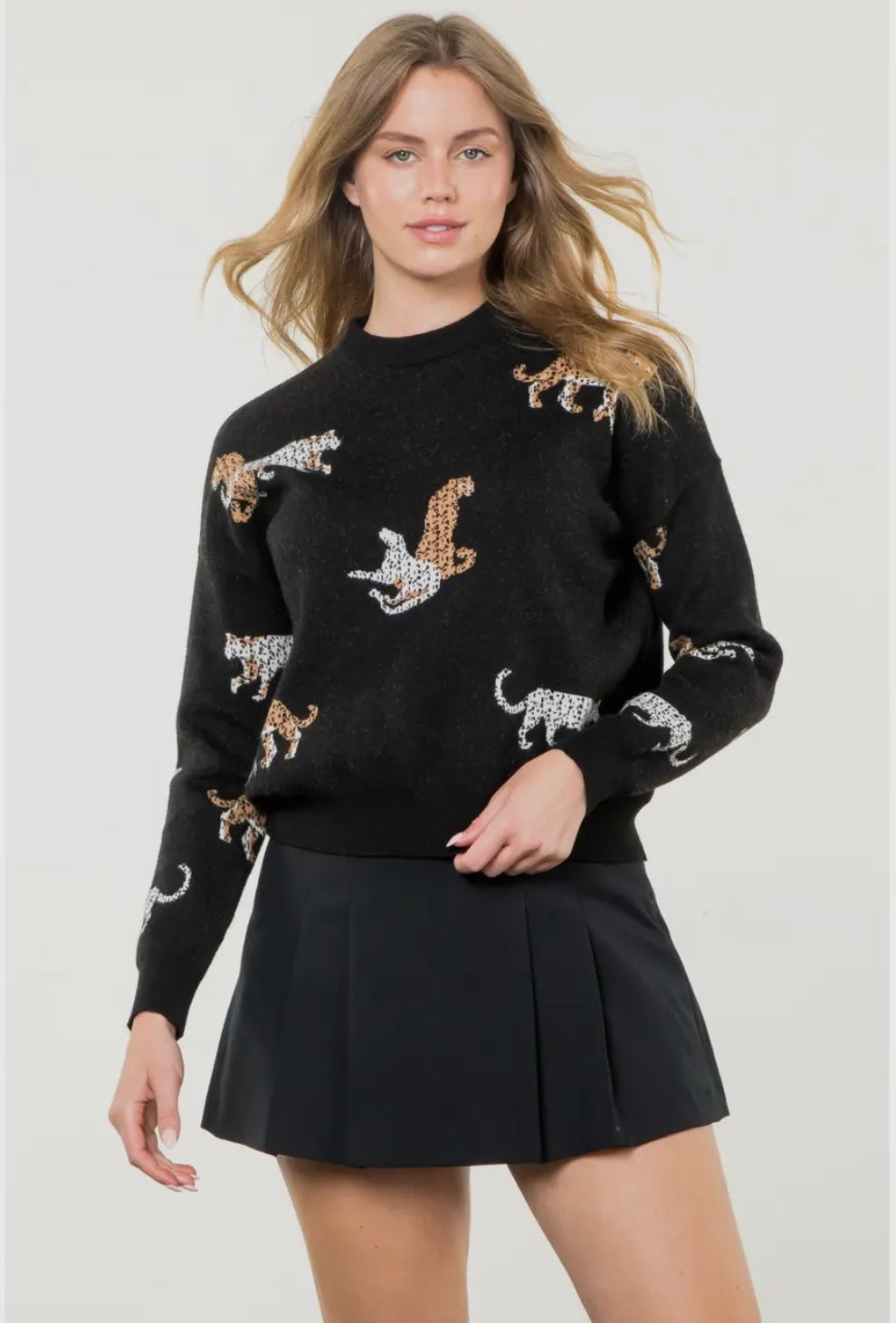 Jaguar Pattern Knit Sweater Jaguar Pattern Knit Sweater