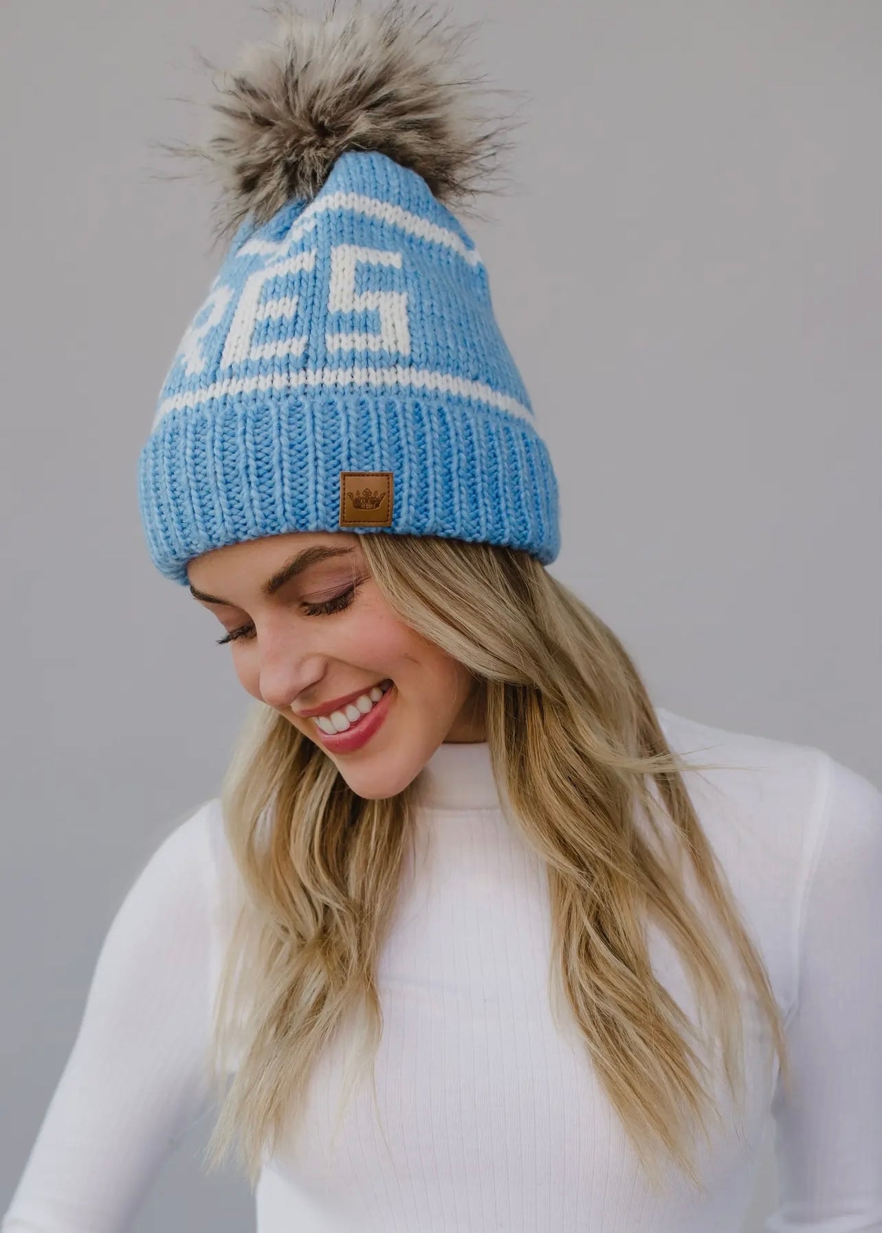 Après Knit Hat with Faux Fur Pom Après Knit Hat with Faux Fur Pom