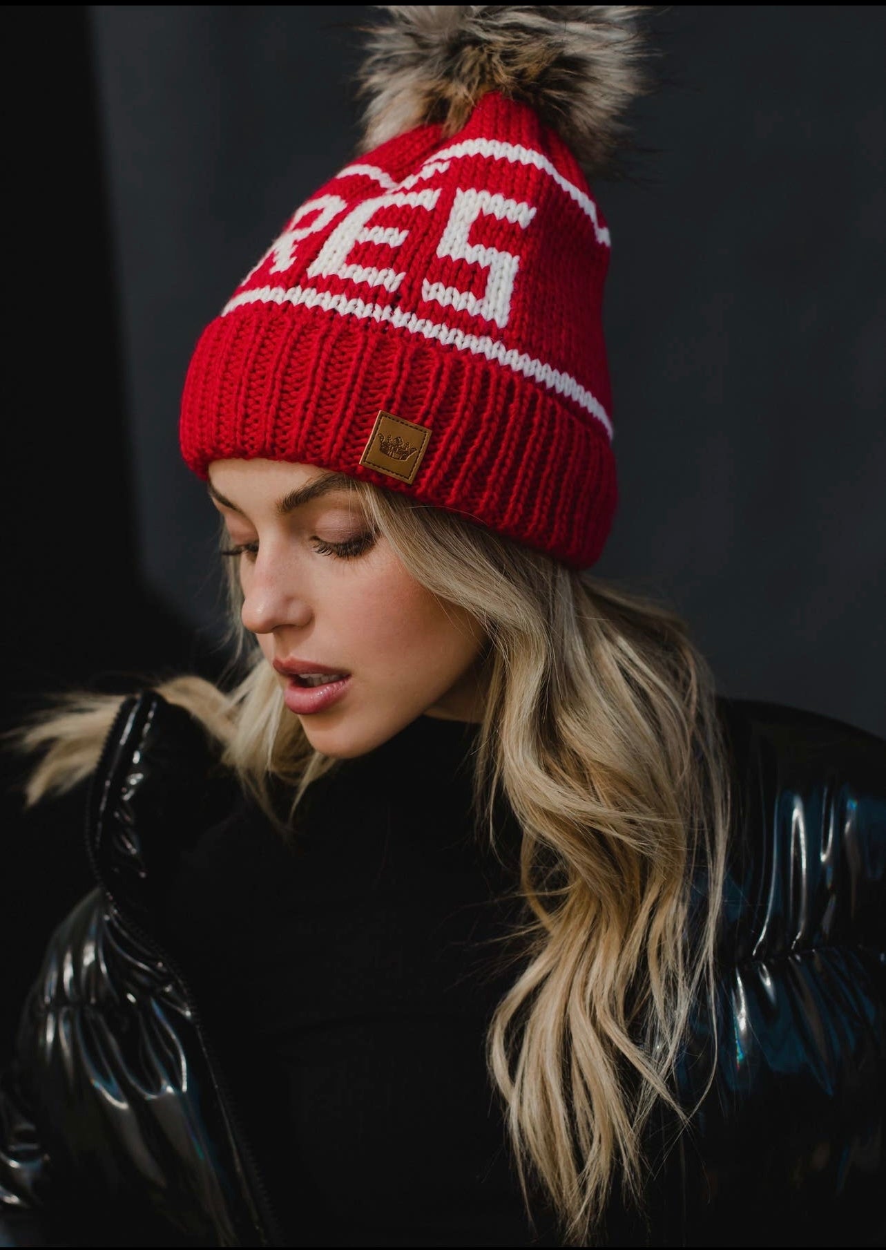 Après Knit Hat with Faux Fur Pom Après Knit Hat with Faux Fur Pom