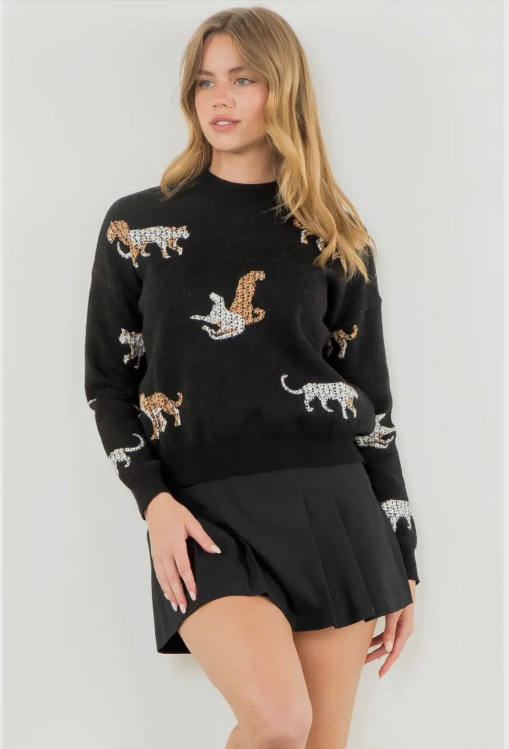 Jaguar Pattern Knit Sweater Jaguar Pattern Knit Sweater